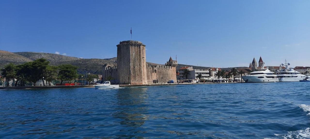 Apartment Ema Trogir Bagian luar foto